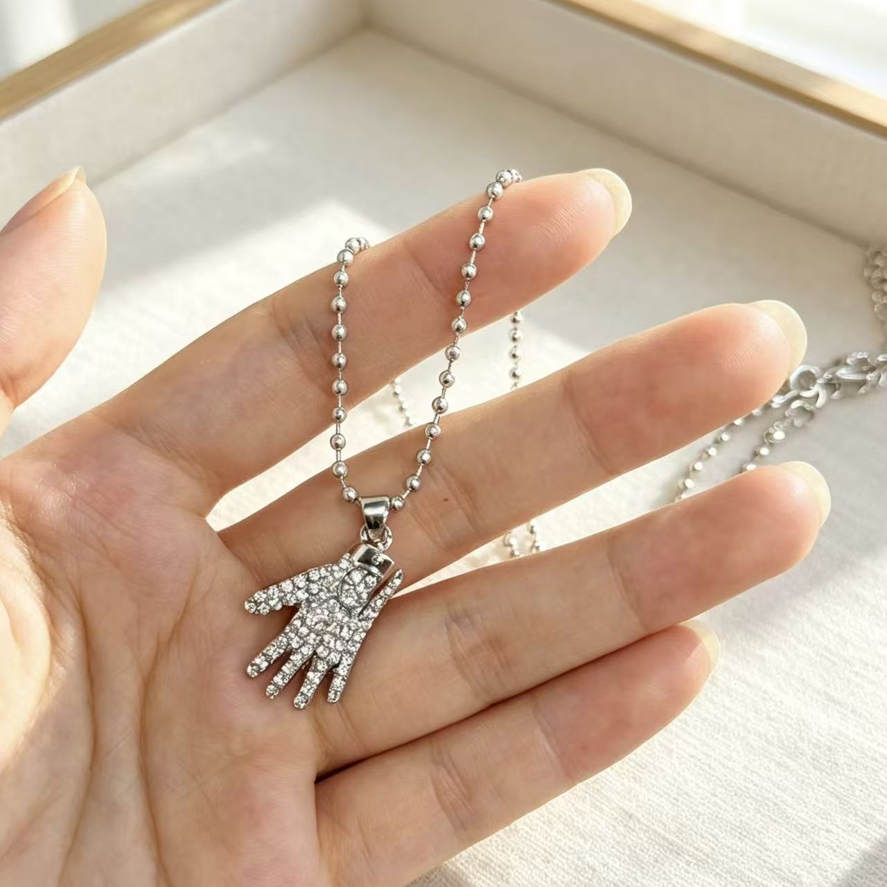 Body Jewelry Unique - Full Diamond Michael Jackson Gloves Necklace