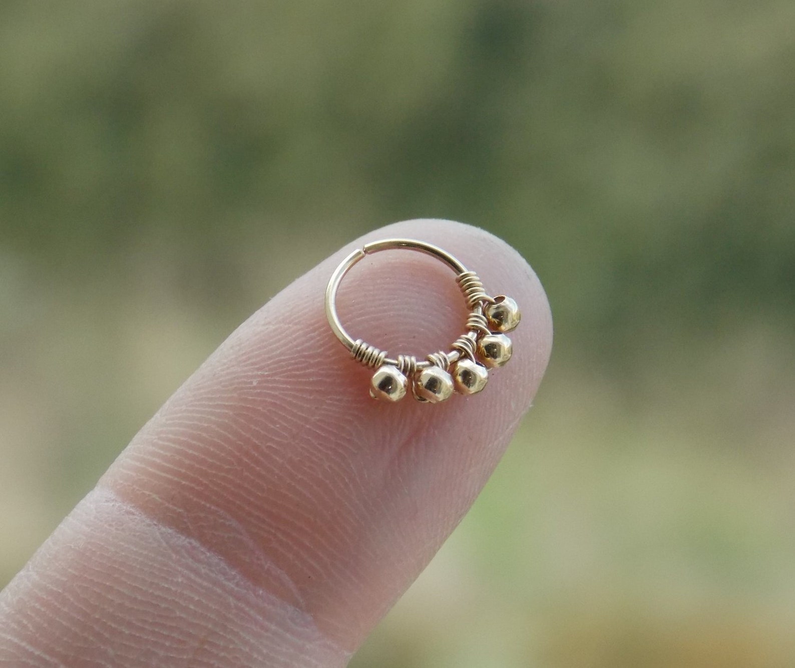 14K Gold Filled Beaded Nose Ri - Body Jewelry Hangers recension och pris